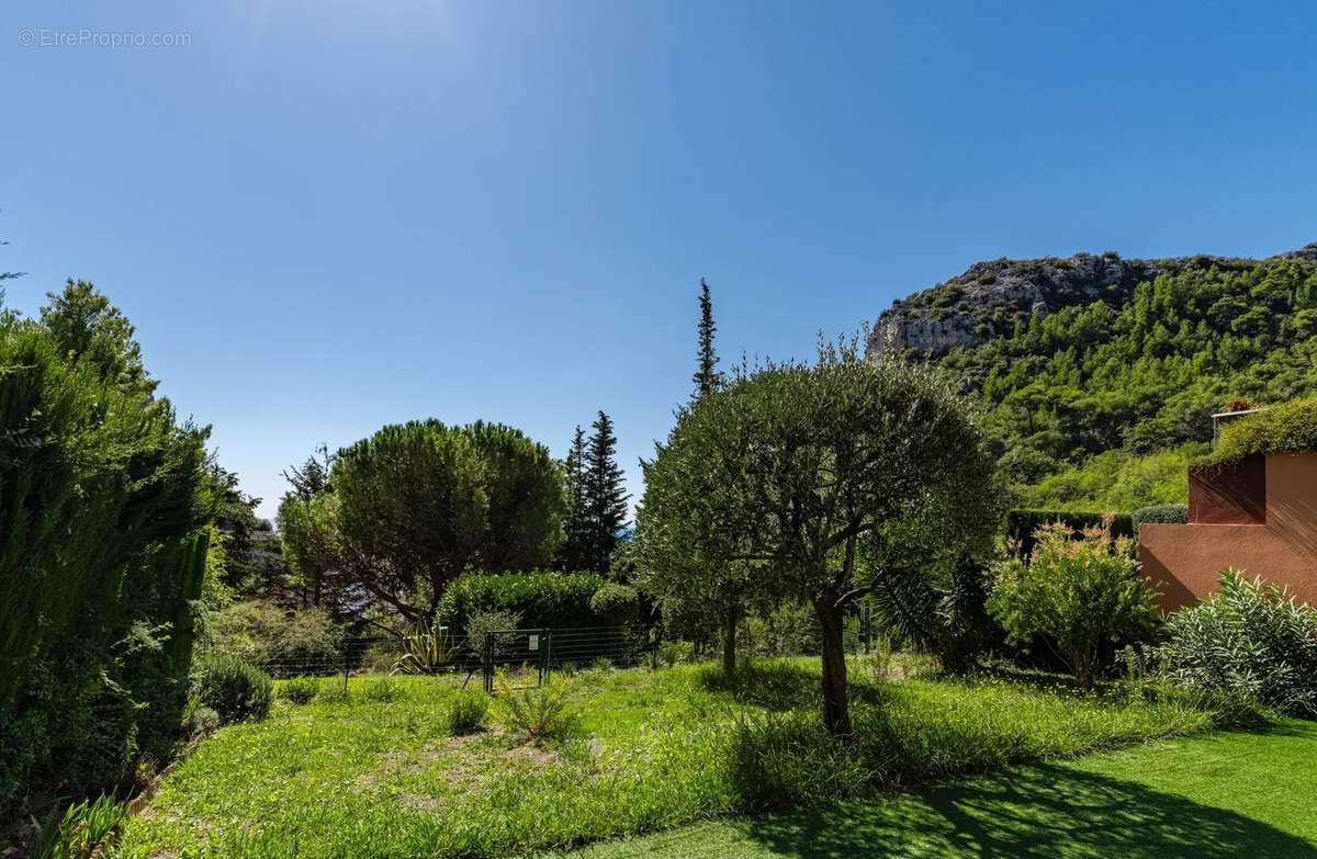 Appartement à EZE