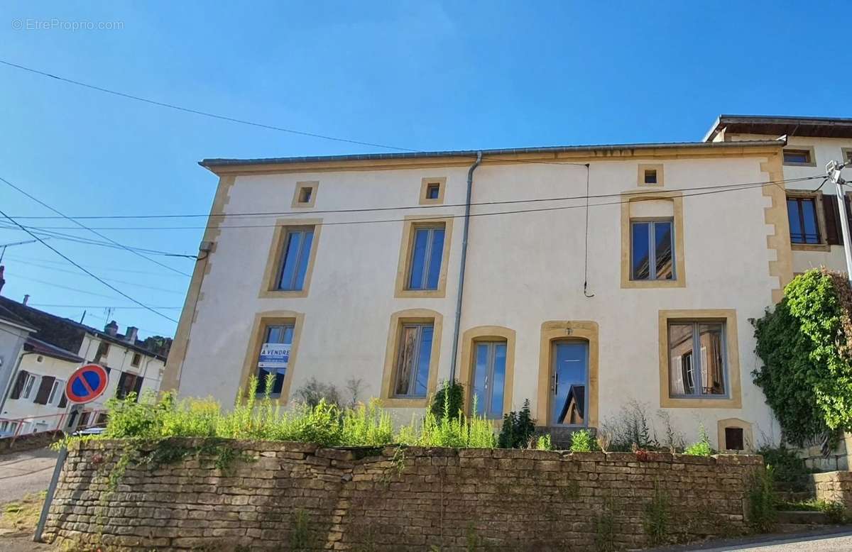 Maison à LONGUYON