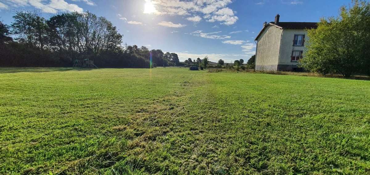 Maison à AMEL-SUR-L&#039;ETANG