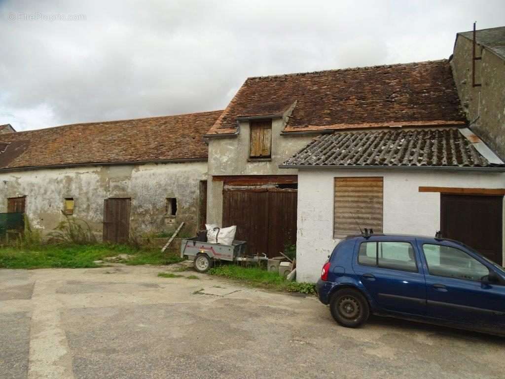 Maison à LA CHAPELLE-LA-REINE