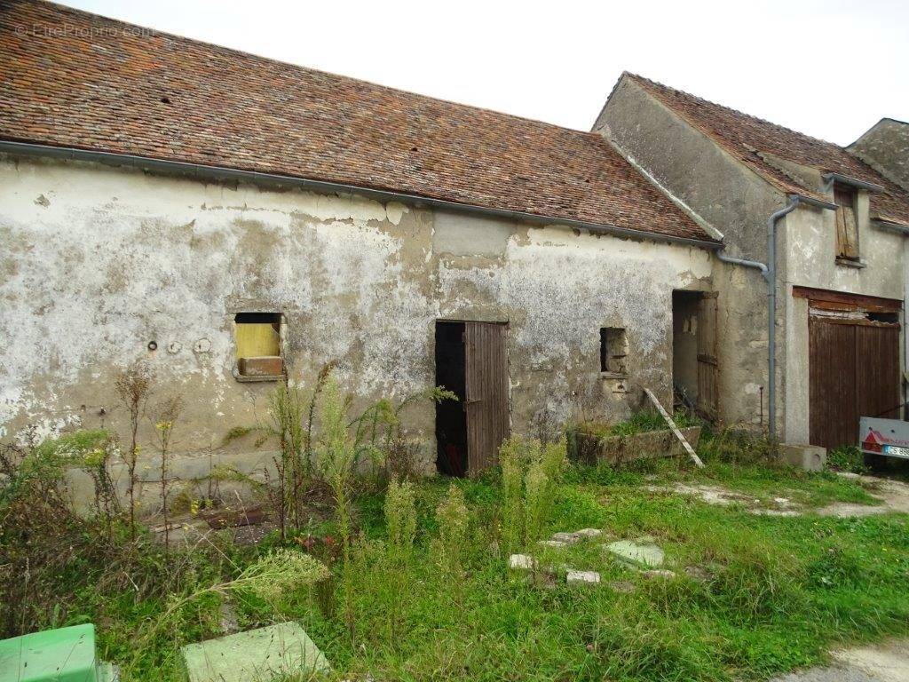 Maison à LA CHAPELLE-LA-REINE