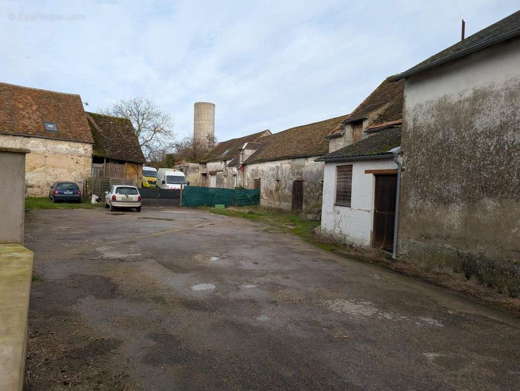 Maison à LA CHAPELLE-LA-REINE