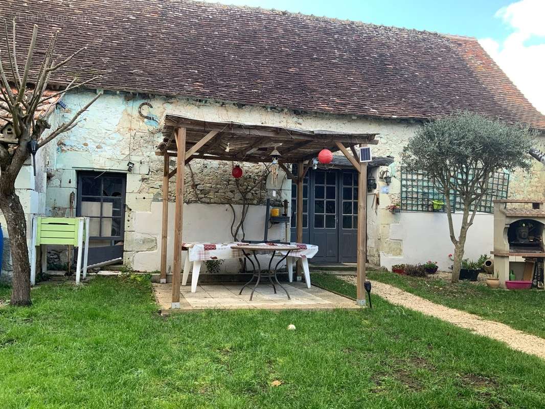 Maison à YZEURES-SUR-CREUSE