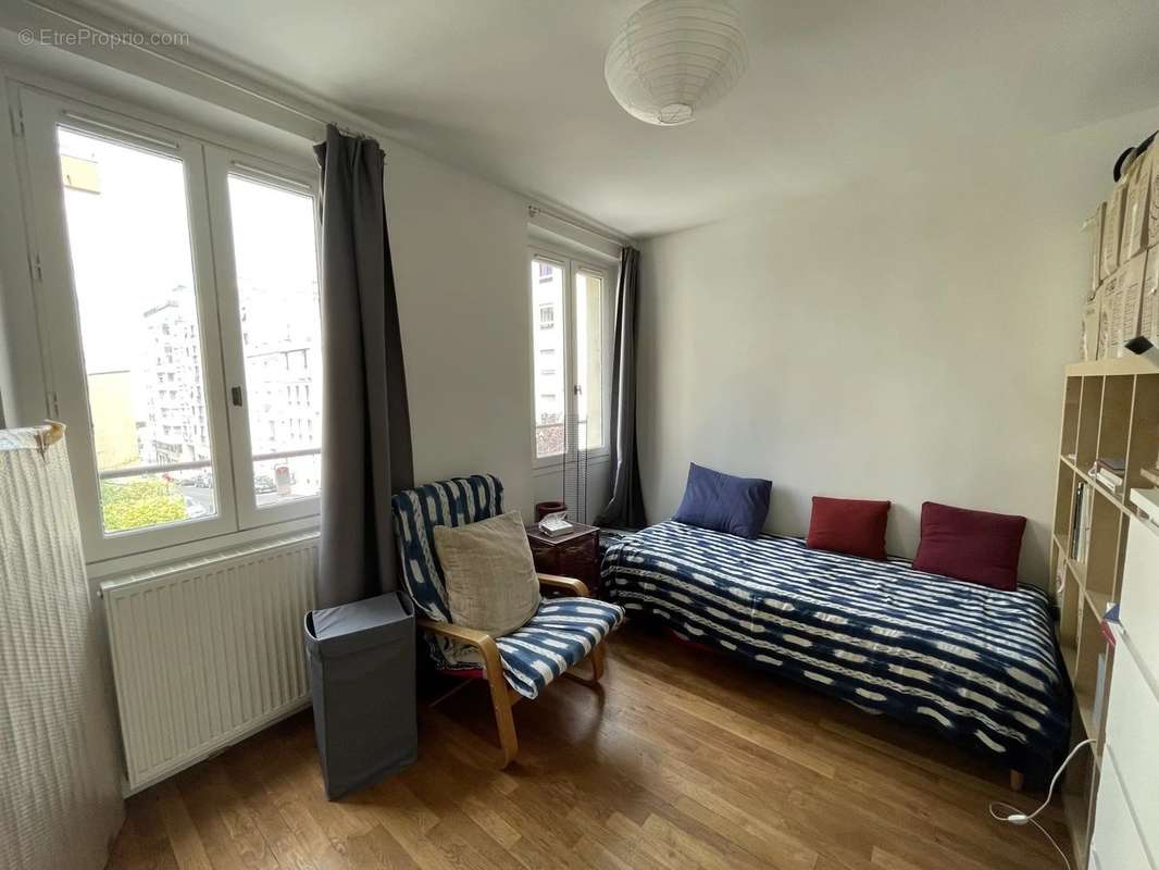 Appartement à PARIS-19E