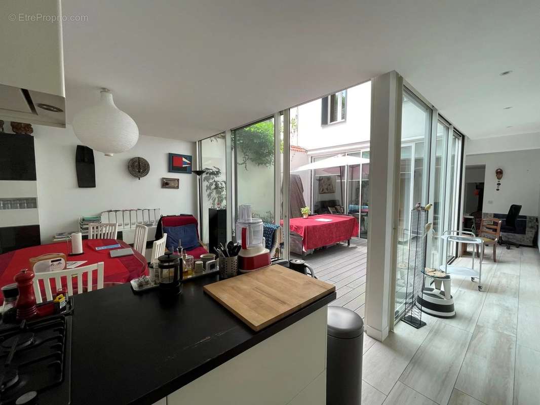 Appartement à PARIS-19E