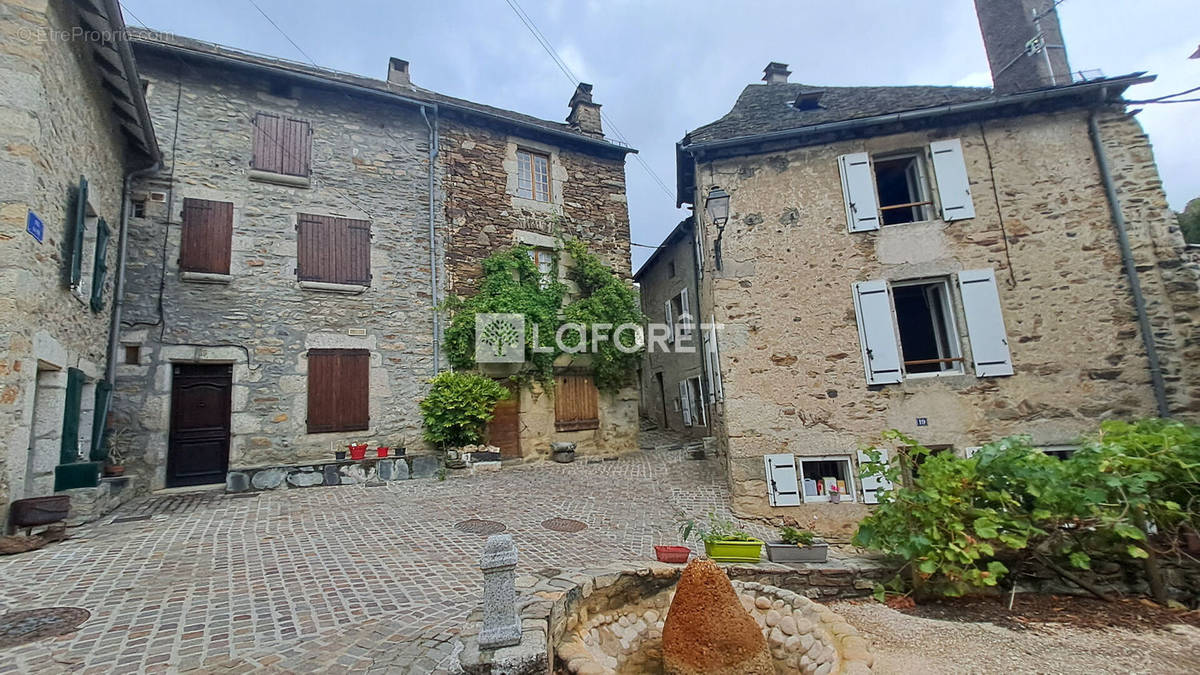 Maison à CHAUDES-AIGUES