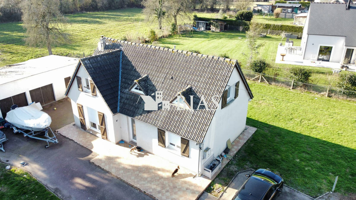 Vue aérienne - Maison à PONT-L&#039;EVEQUE