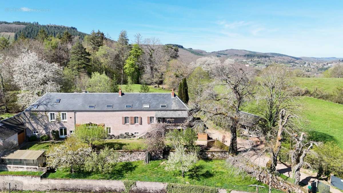 Maison à MOUX-EN-MORVAN