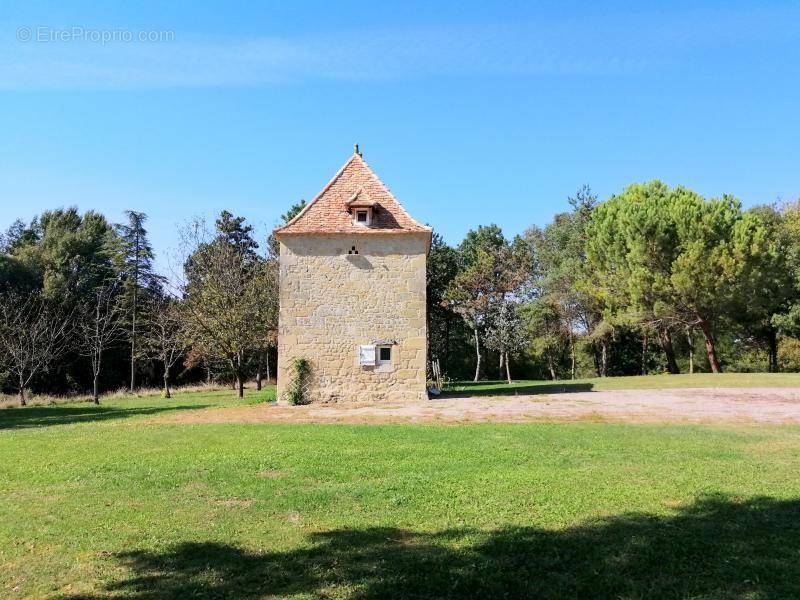 Maison à MONVIEL