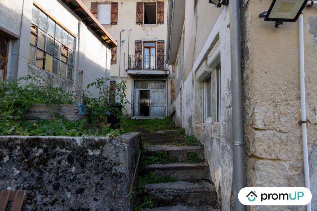 Appartement à PONT-DE-ROIDE