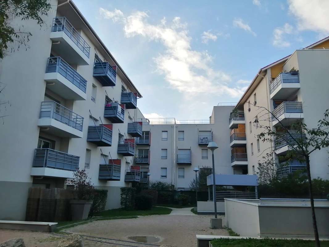 Appartement à PIERRE-BENITE