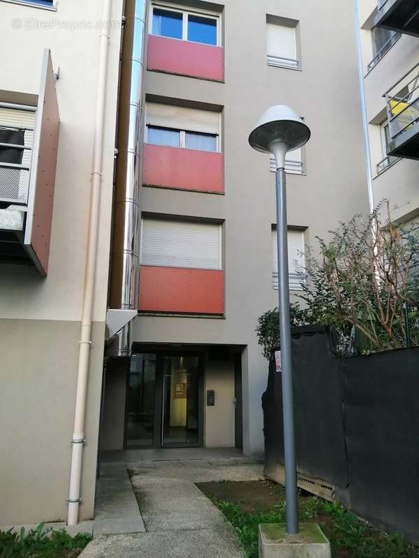 Appartement à PIERRE-BENITE