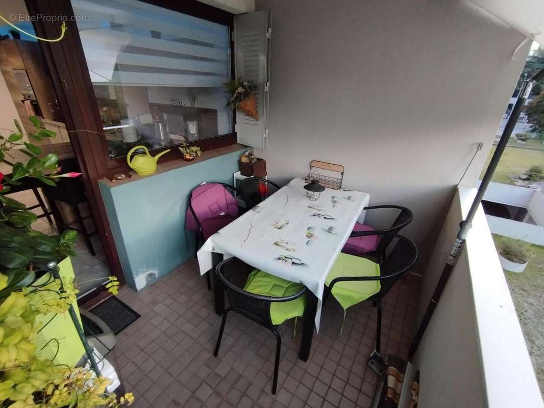   - Appartement à GRENOBLE