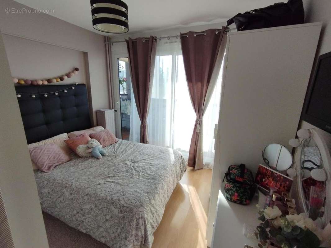   - Appartement à GRENOBLE