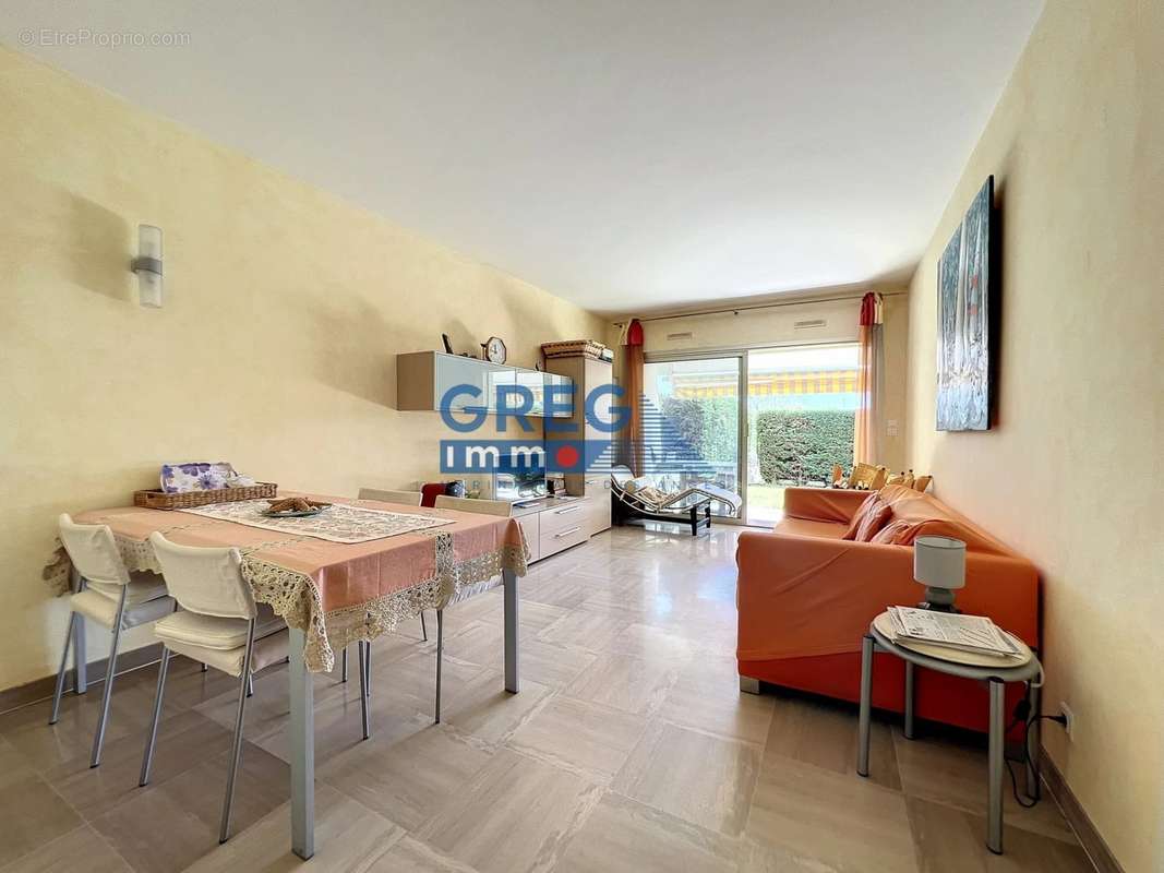 Appartement à VILLENEUVE-LOUBET