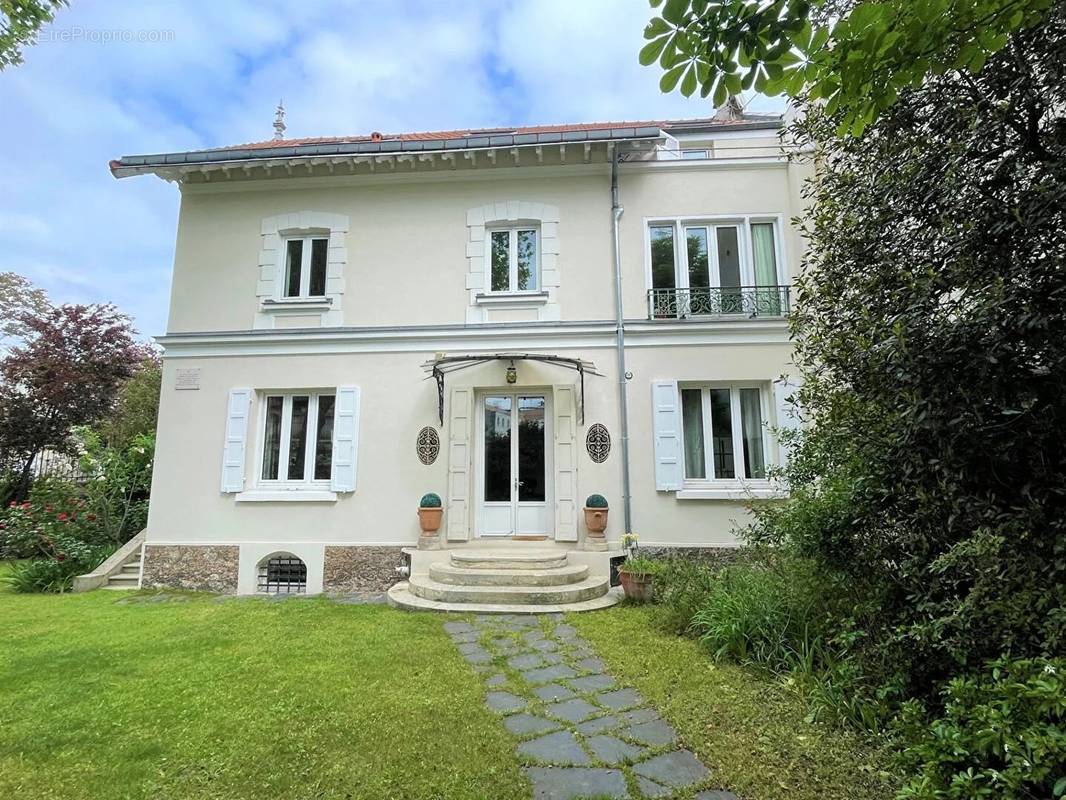 Maison à ASNIERES-SUR-SEINE