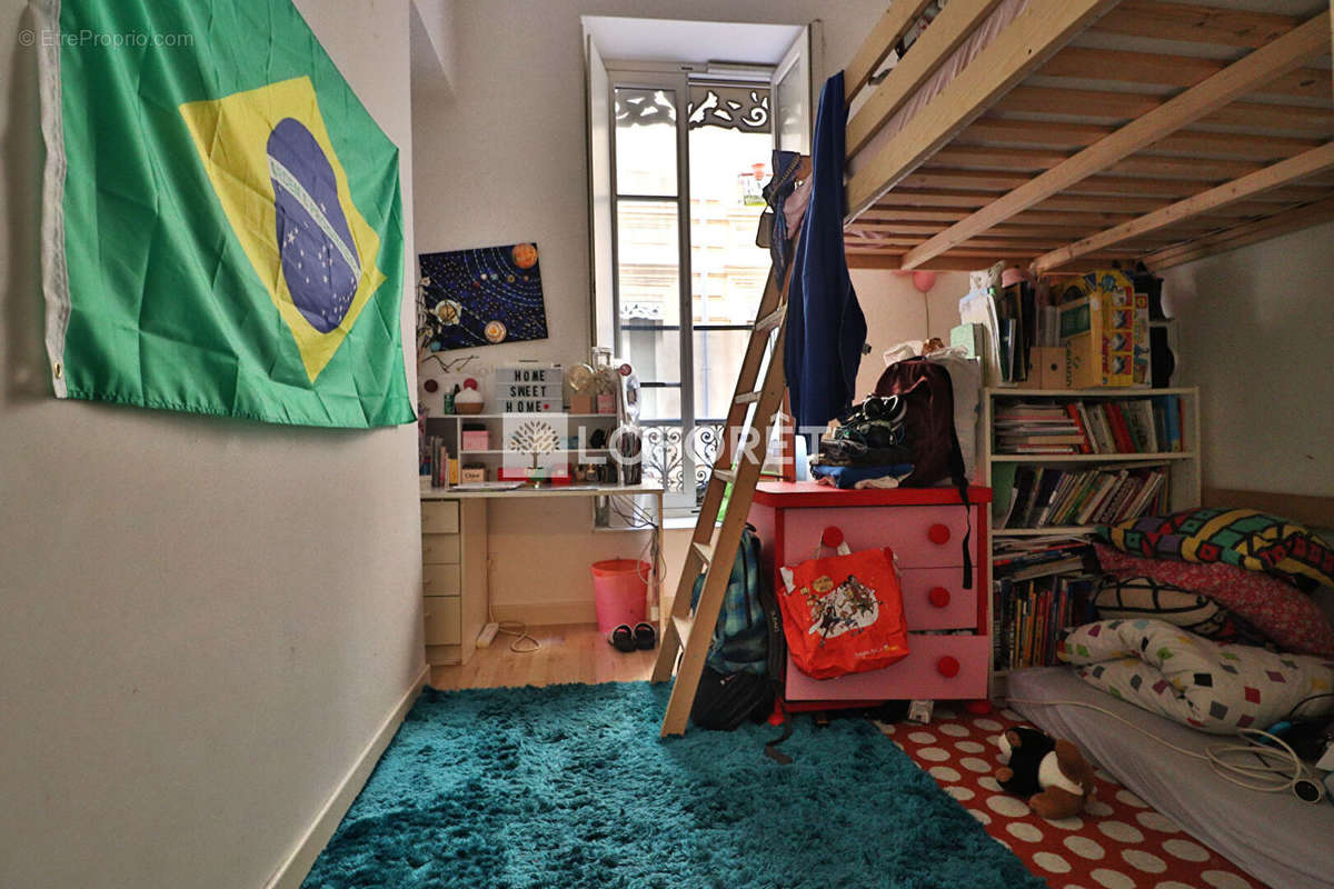 Appartement à MARSEILLE-2E