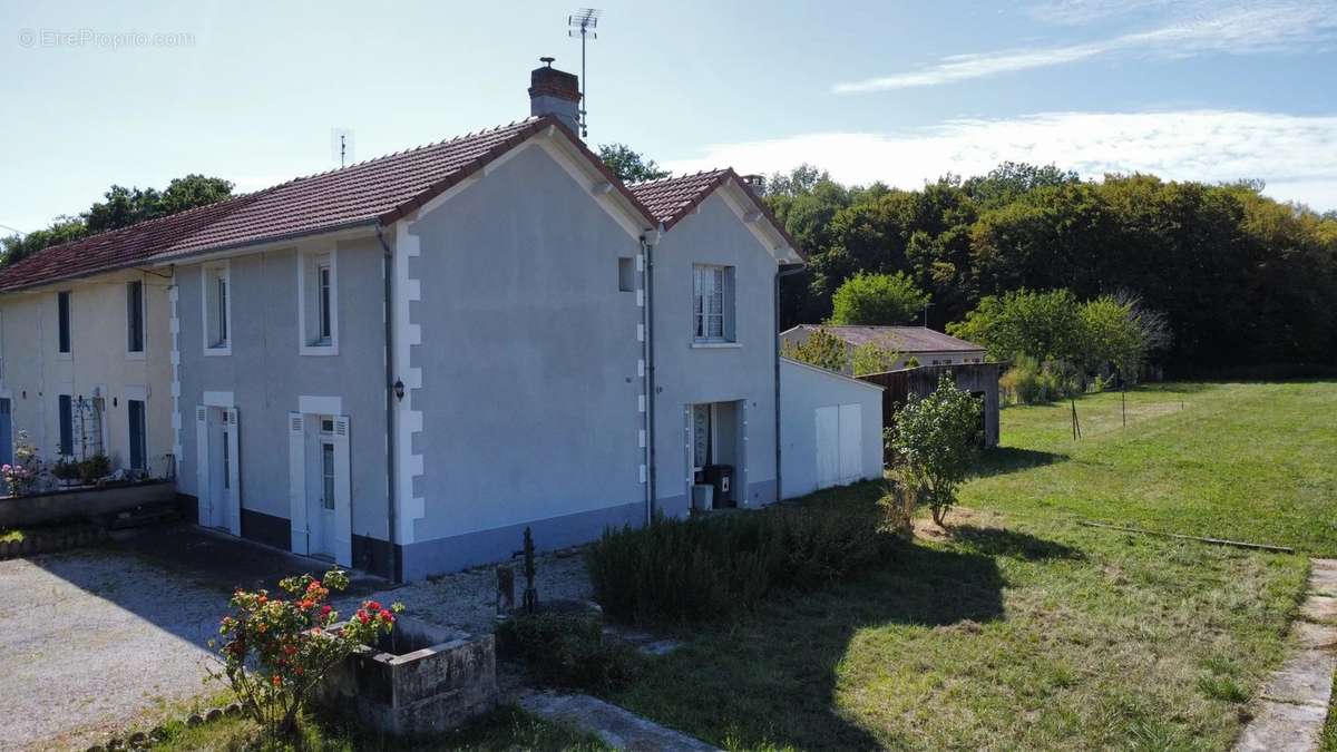 Maison à SAINT-ASTIER