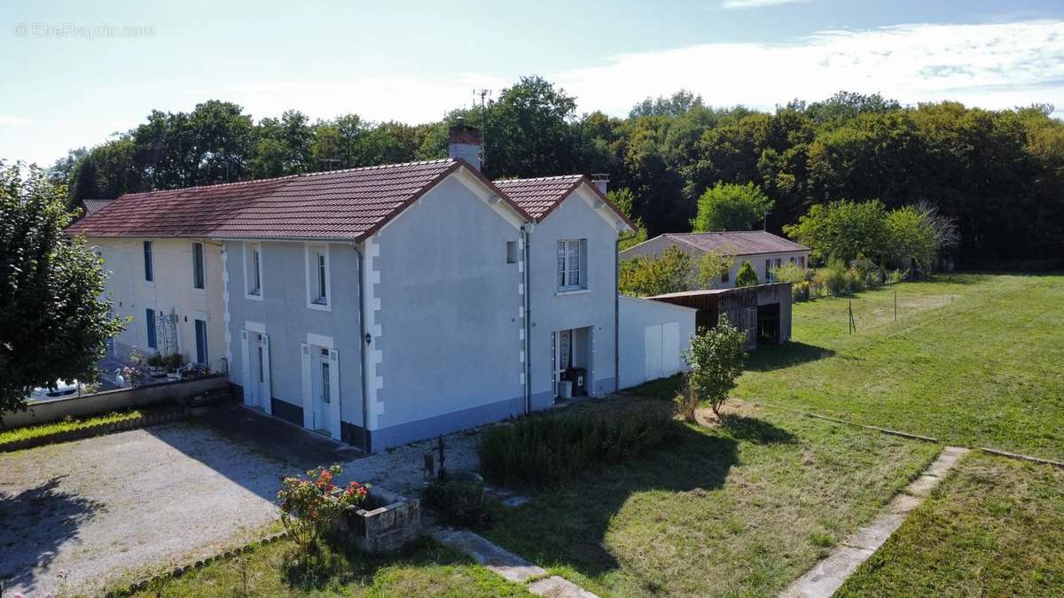 Maison à SAINT-ASTIER