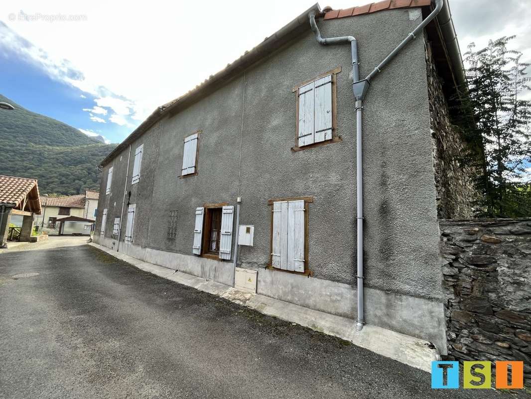 Maison à FRONSAC