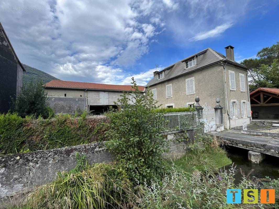 Maison à FRONSAC