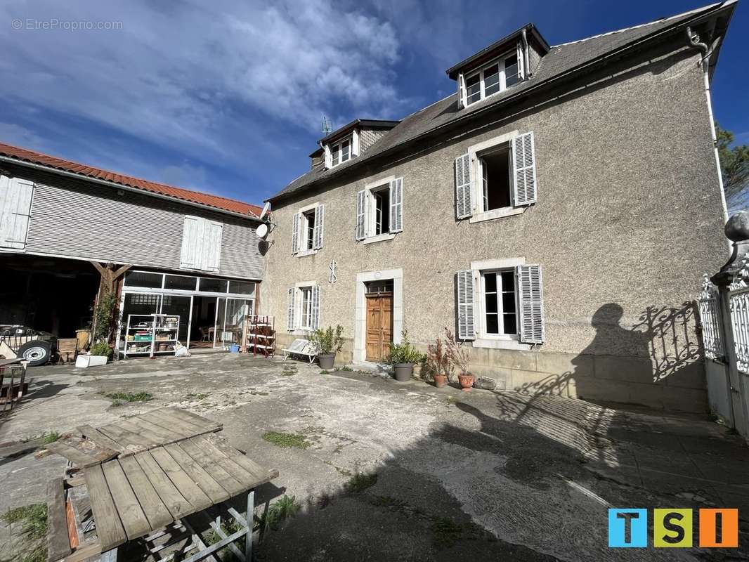 Maison à FRONSAC