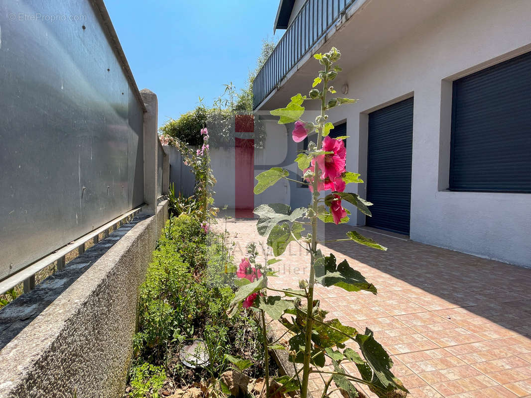 Appartement à FOURAS