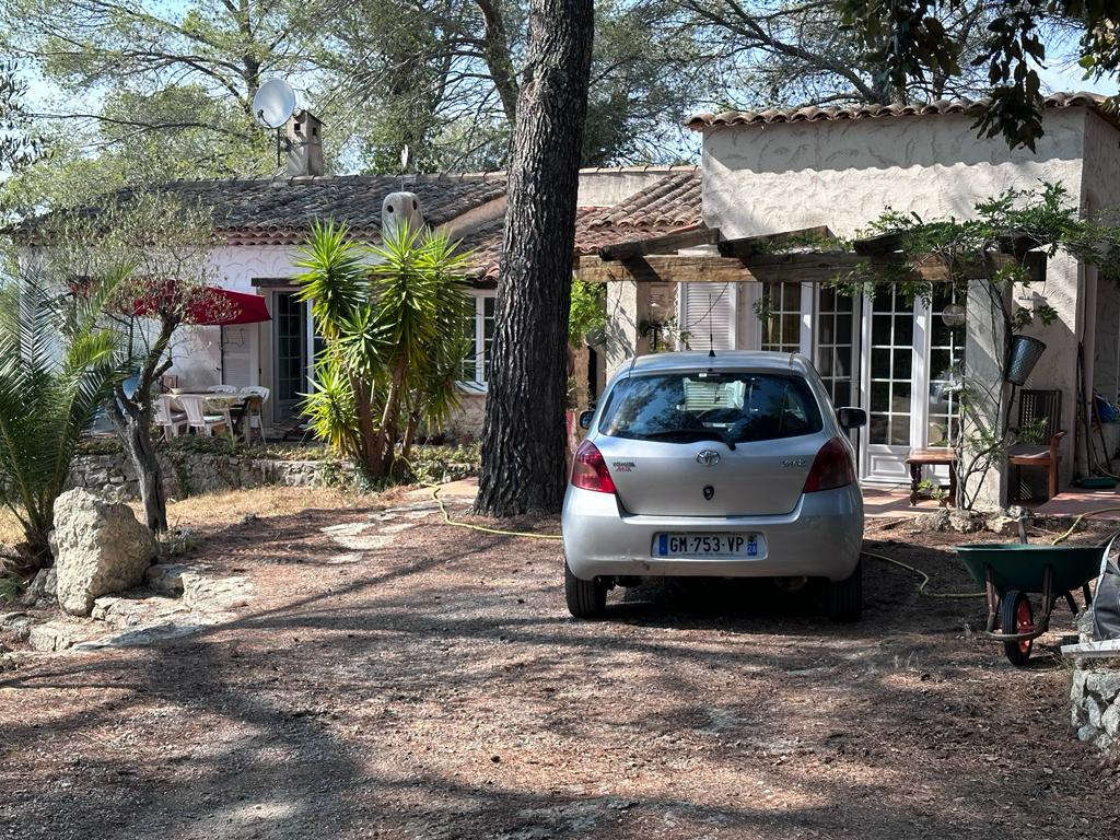 Maison à BAGNOLS-EN-FORET