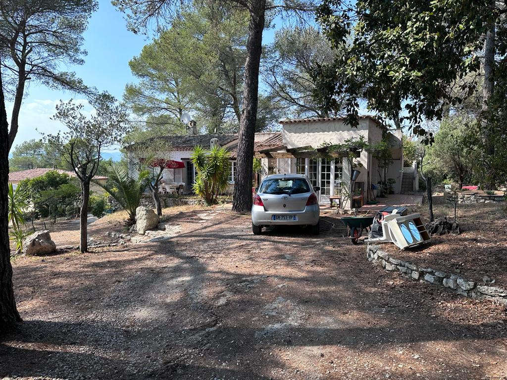 Maison à BAGNOLS-EN-FORET