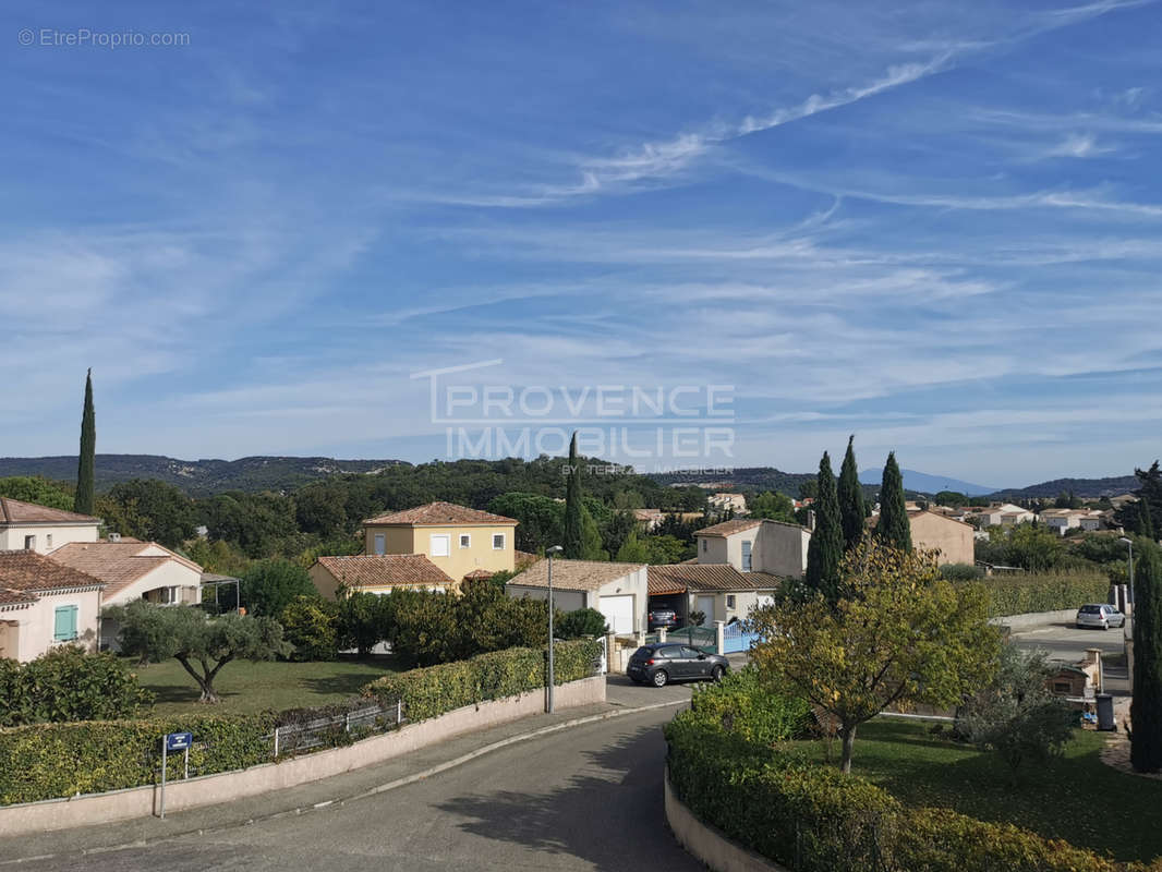 Appartement à SAINT-PAUL-TROIS-CHATEAUX