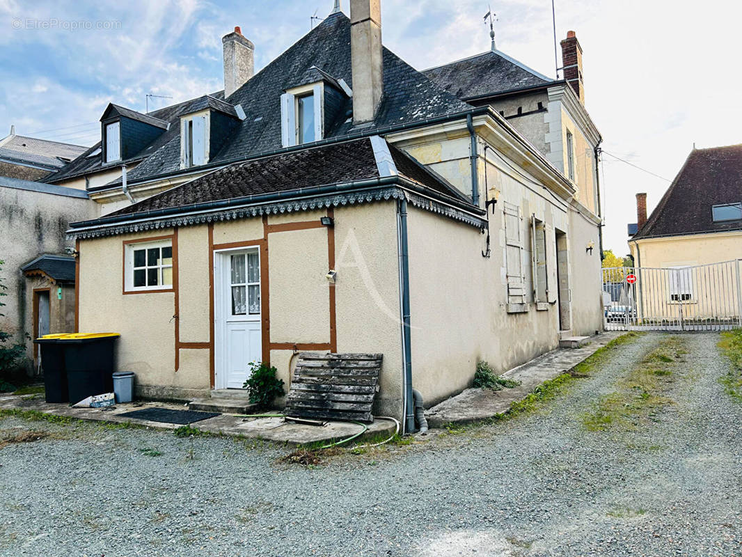 Maison à CHATEAU-RENAULT