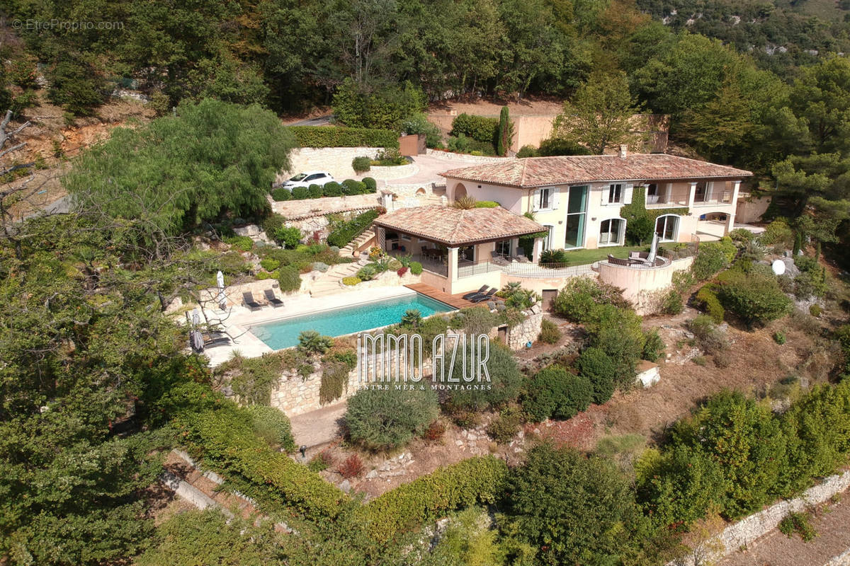 Maison à TOURRETTES-SUR-LOUP