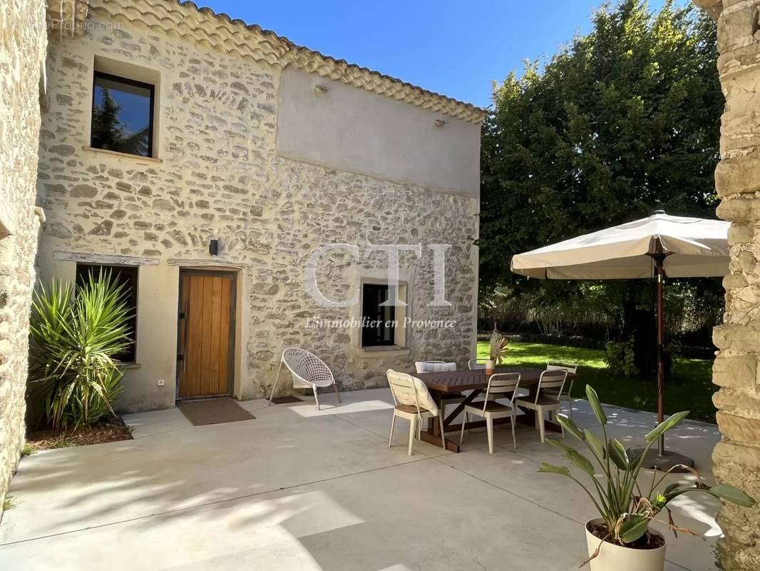 Maison à VAISON-LA-ROMAINE