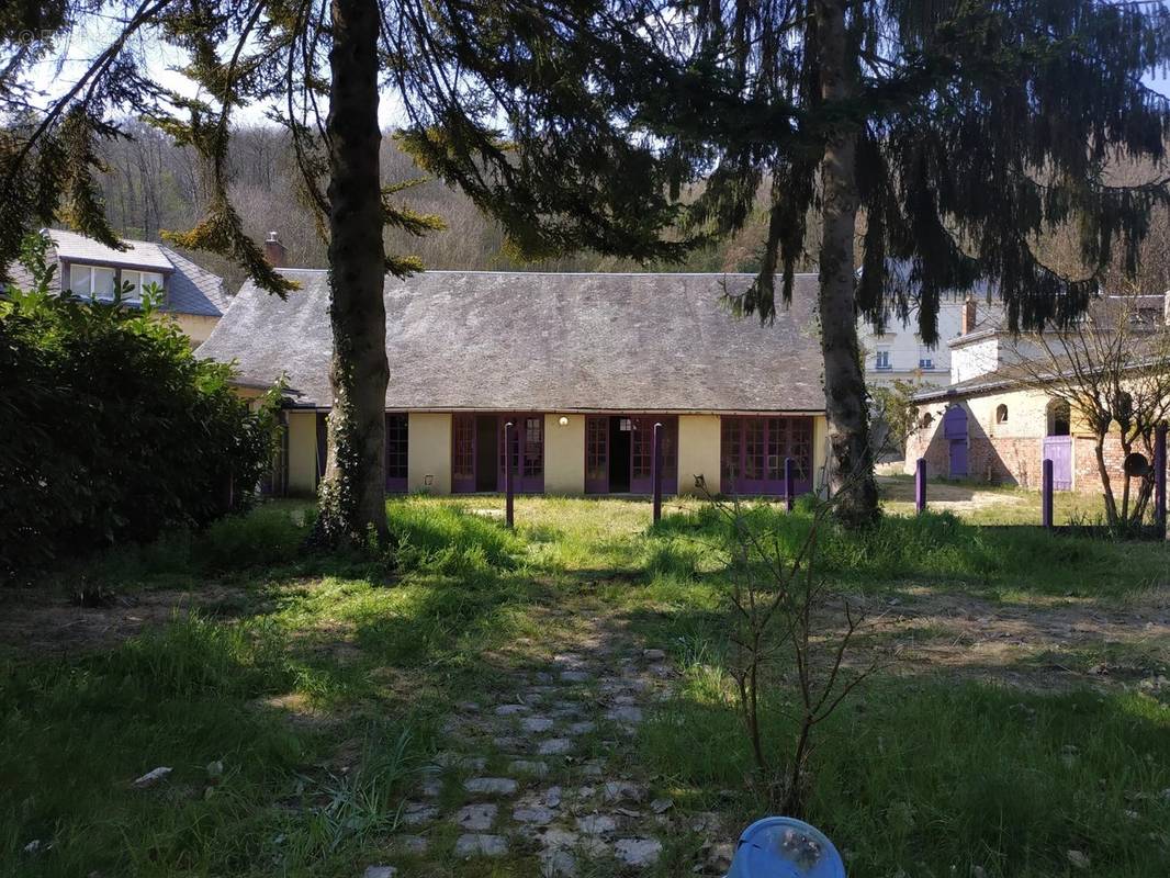 Maison à LA CHARTRE-SUR-LE-LOIR