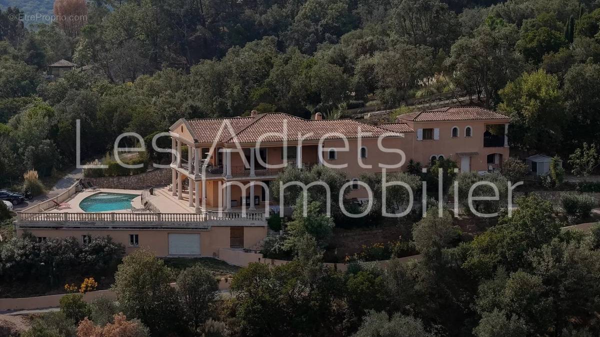 Maison à LES ADRETS-DE-L&#039;ESTEREL