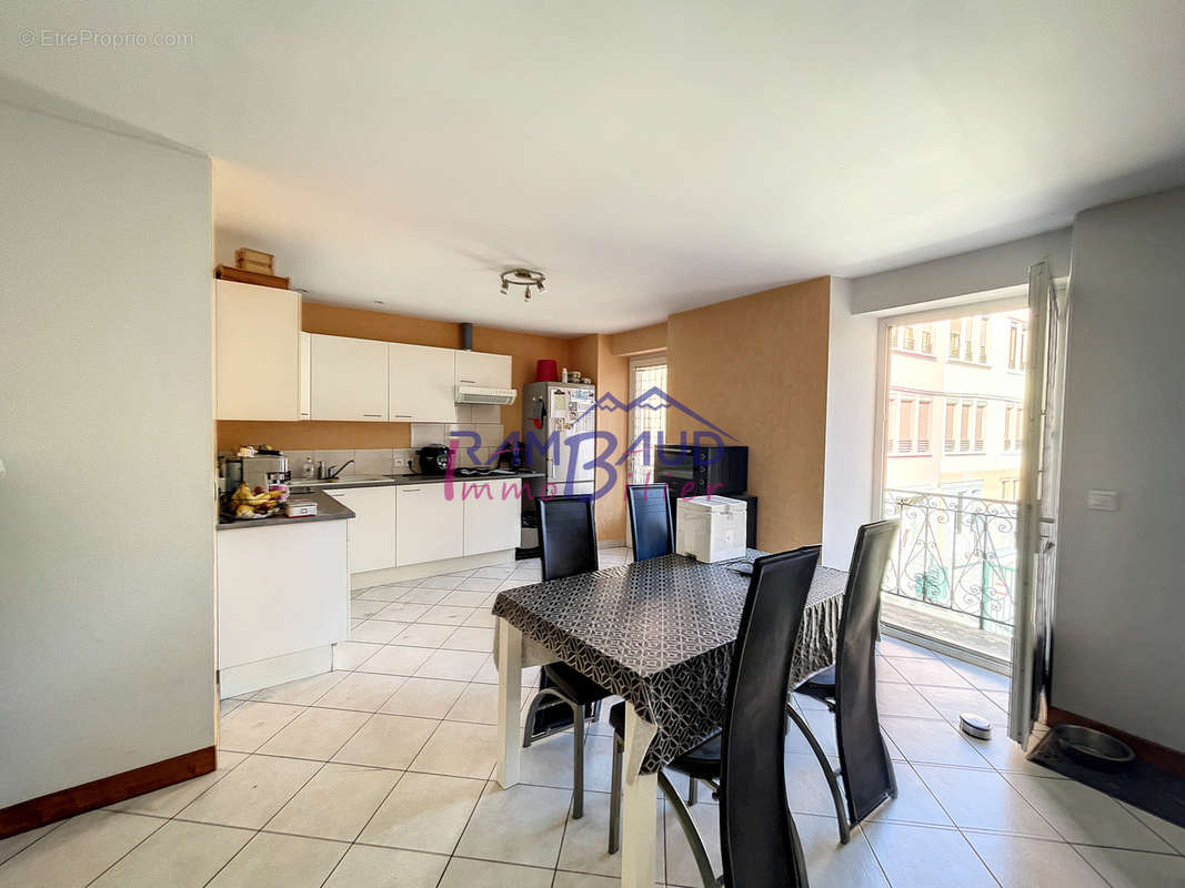 Appartement à SAINT-ETIENNE-DE-CUINES