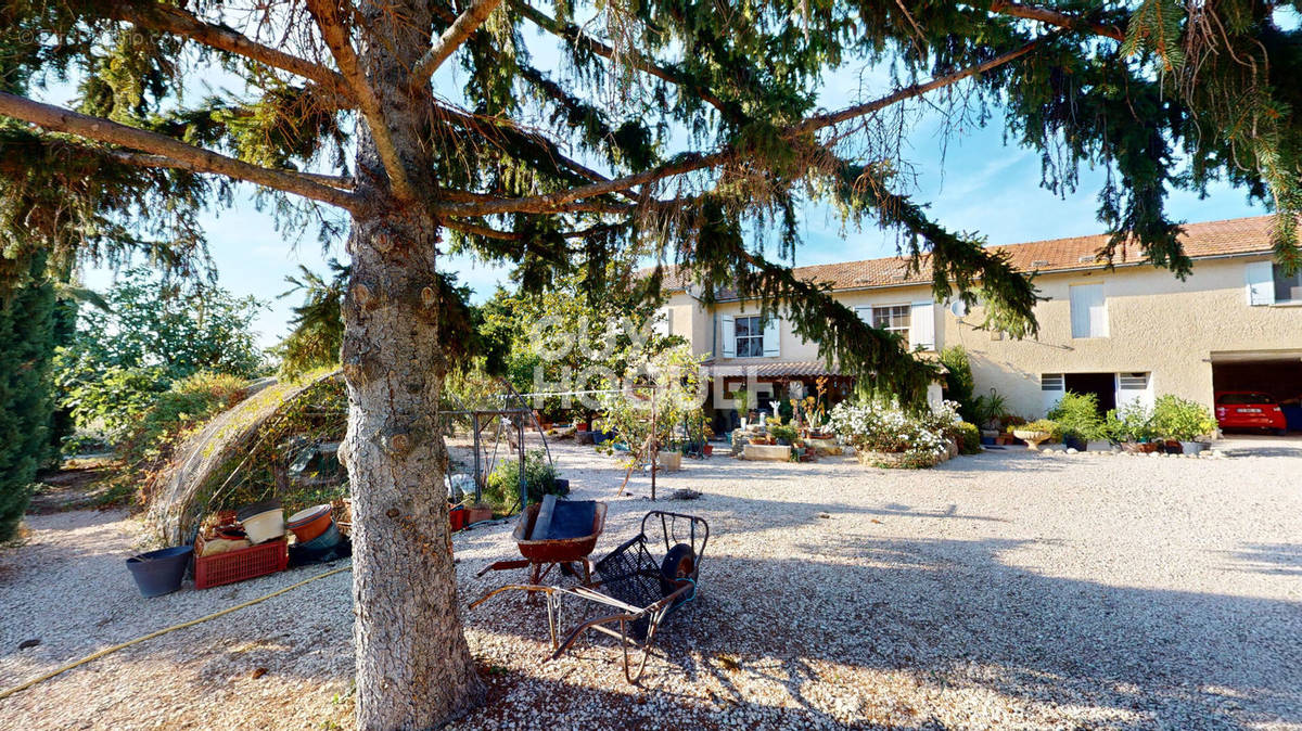 Maison à PERNES-LES-FONTAINES