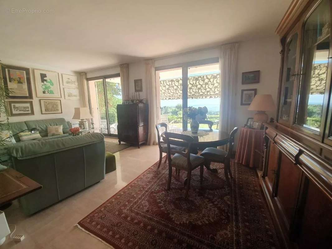 Appartement à VILLENEUVE-LOUBET