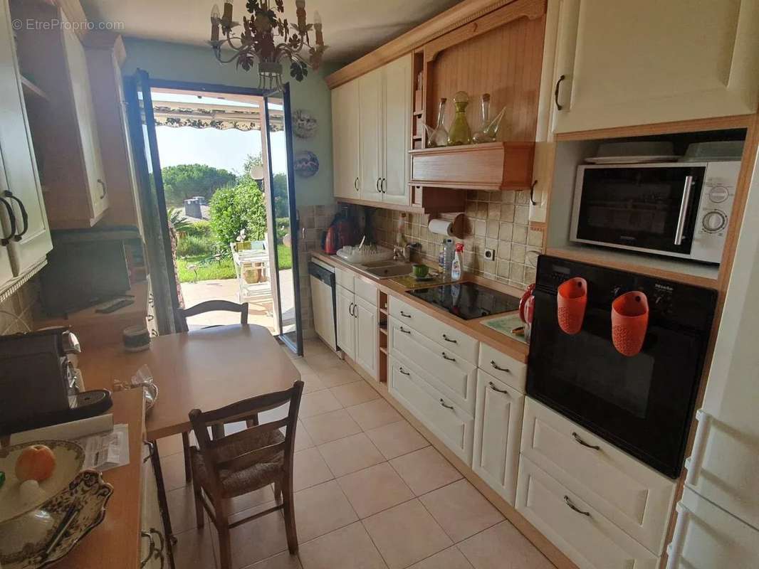 Appartement à VILLENEUVE-LOUBET