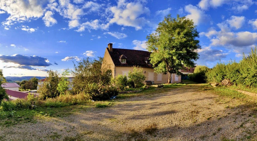 Maison à DOMECY-SUR-CURE