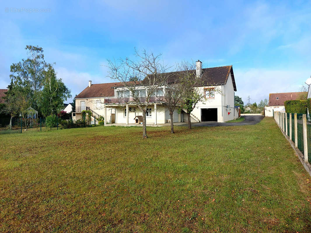 Maison à SAINT-DOULCHARD