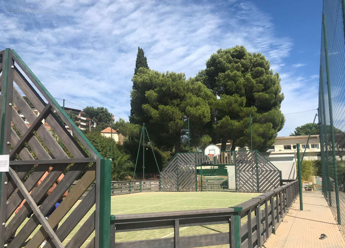 Appartement à LA LONDE-LES-MAURES