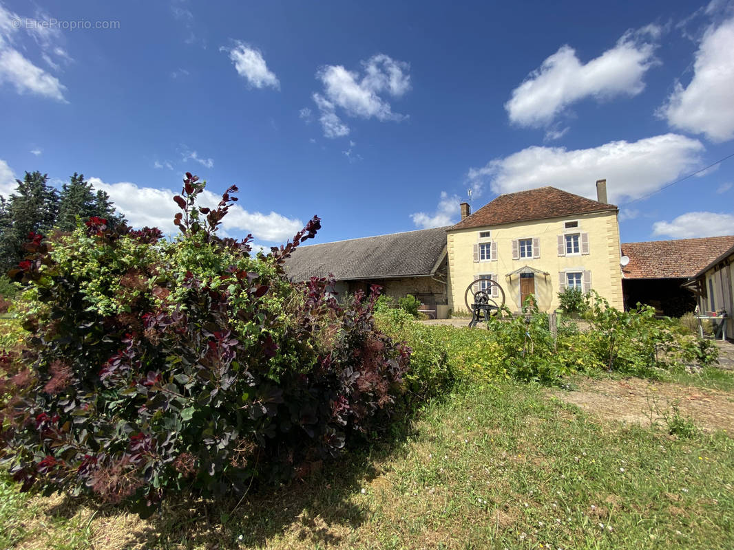 Maison à AVALLON