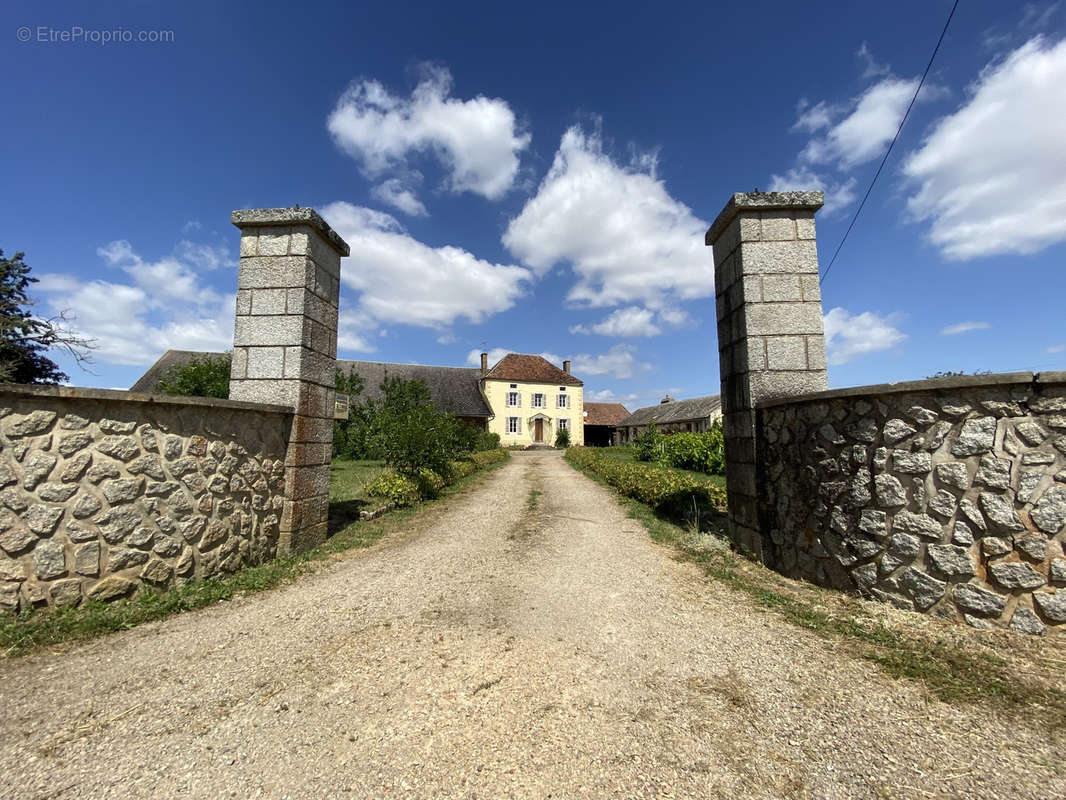 Maison à AVALLON