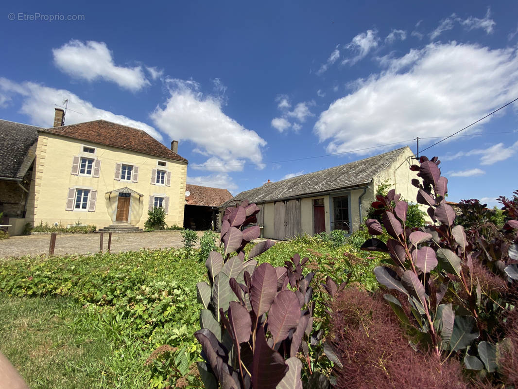 Maison à AVALLON