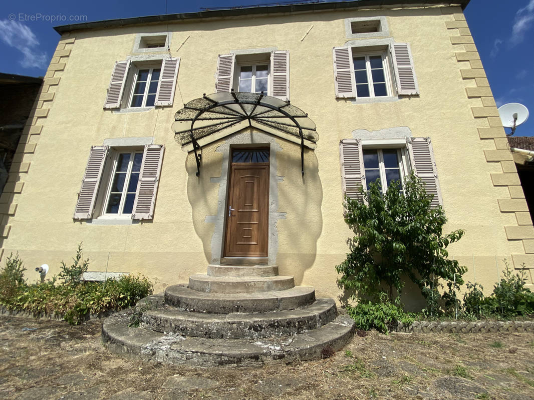 Maison à AVALLON