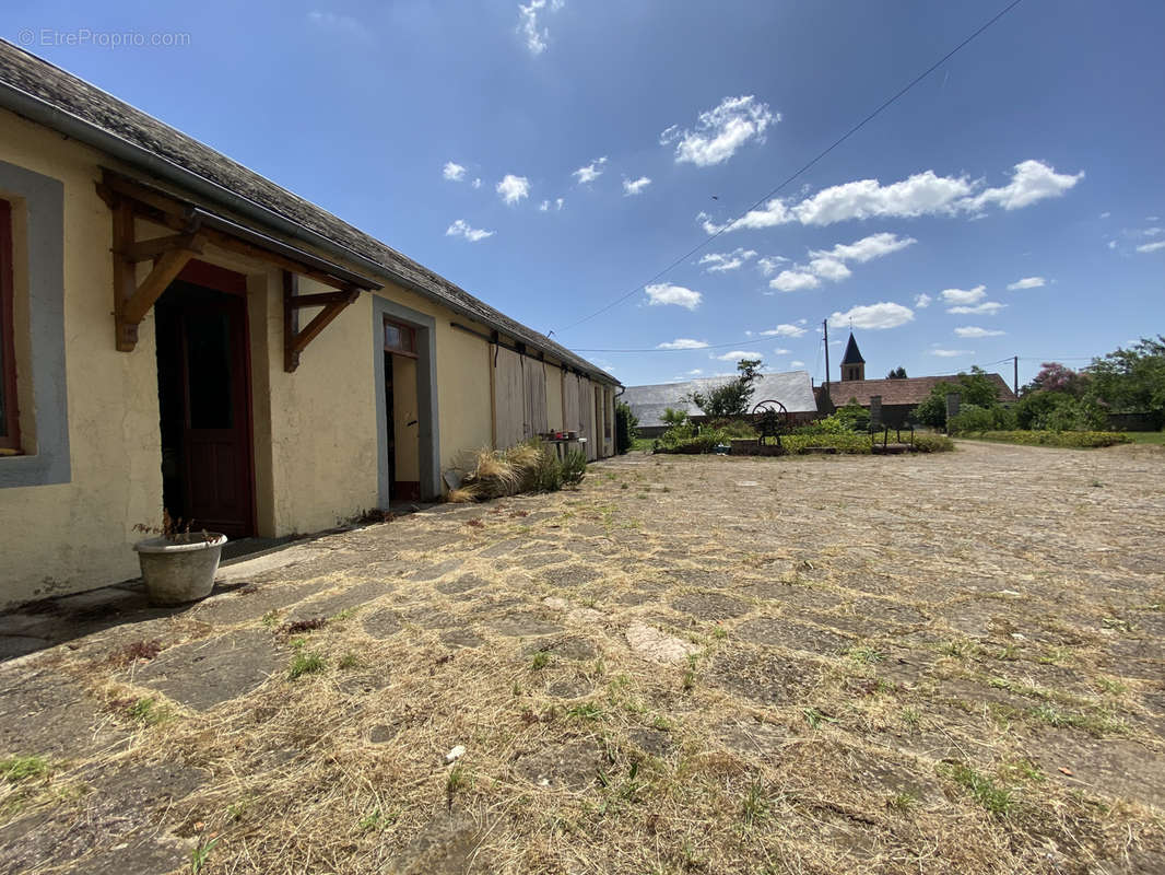 Maison à AVALLON