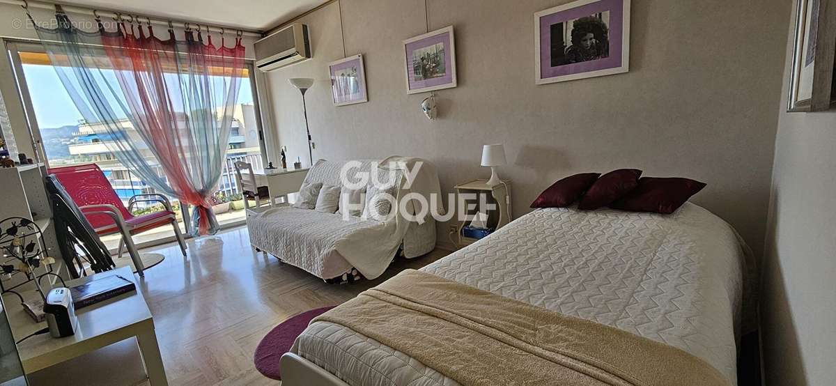 Appartement à MANDELIEU-LA-NAPOULE