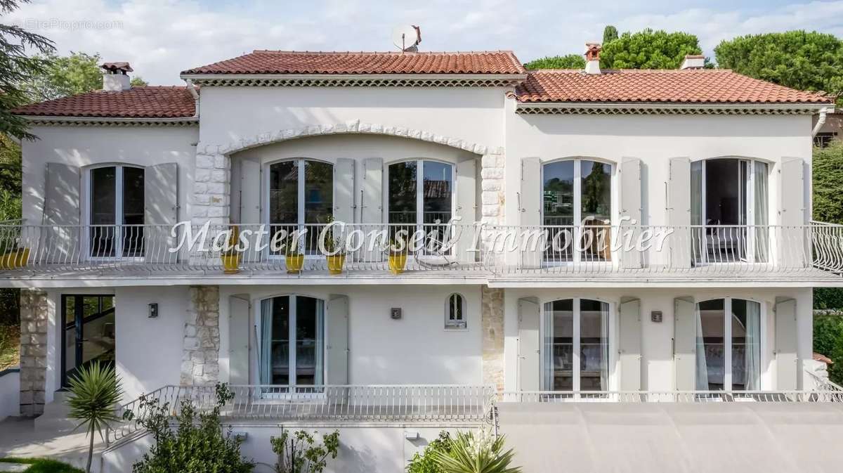 Maison à MOUGINS