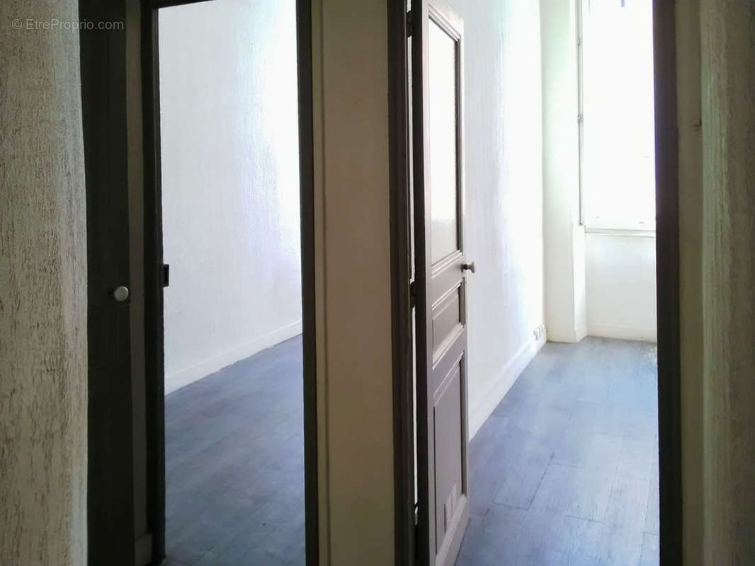 Appartement à MARSEILLE-5E